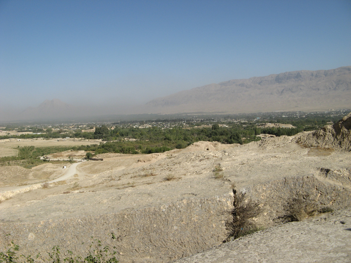 Mazar-Panjshir, Either very dry or very green.