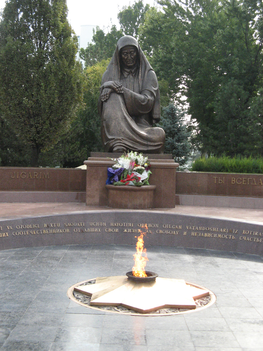 Tashkent, Grieving Mother WWII Memorial