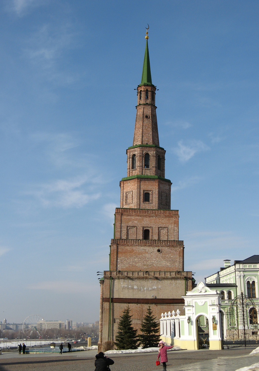 Kazan, Leaning tower of Syuyumbike ~15th c. Tatar