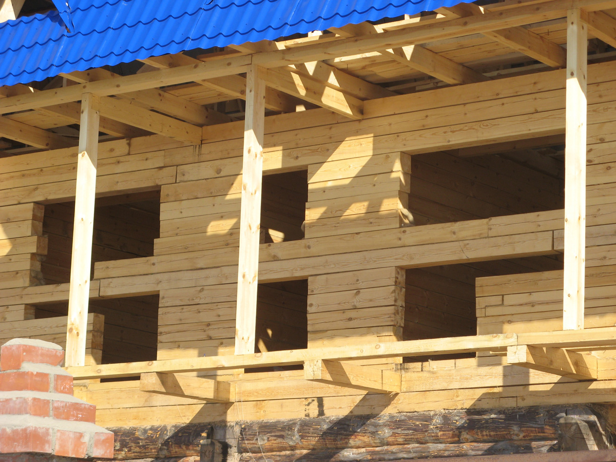 Listvyanka, Solid Siberian construction