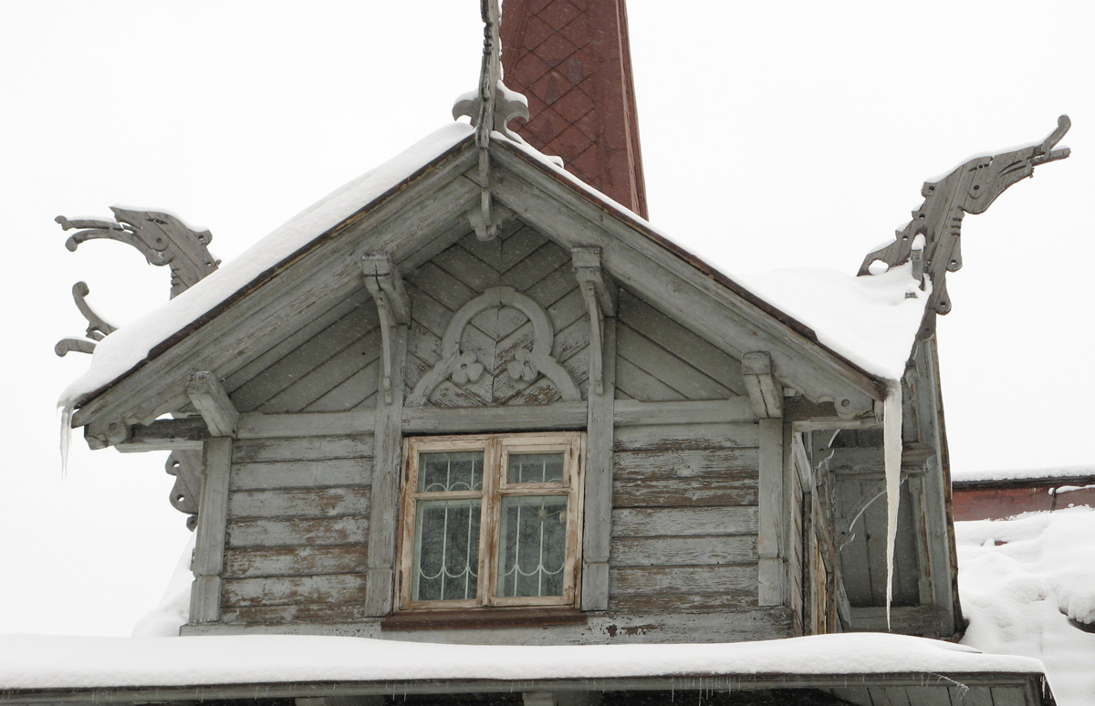 Tomsk, "Dragon House" detail