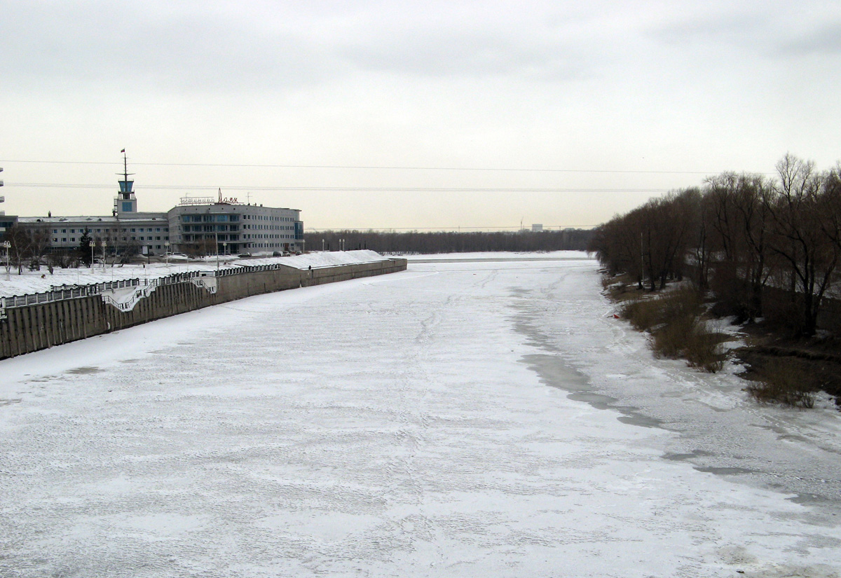Omsk, Om River, looking to Irtysh River With boat-like Hotel Omsk at corner