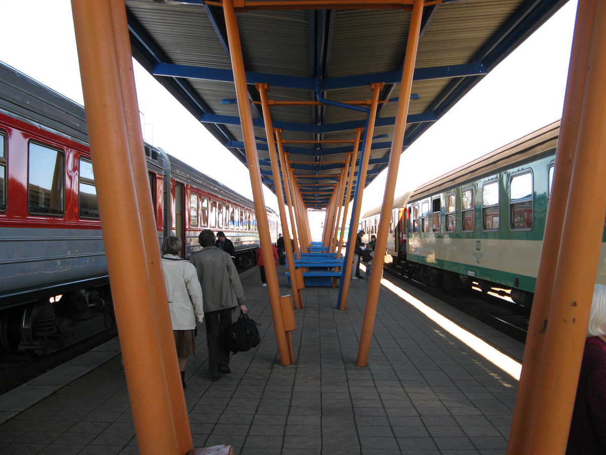 St Petersburg to Warsaw, All change at Sestokai