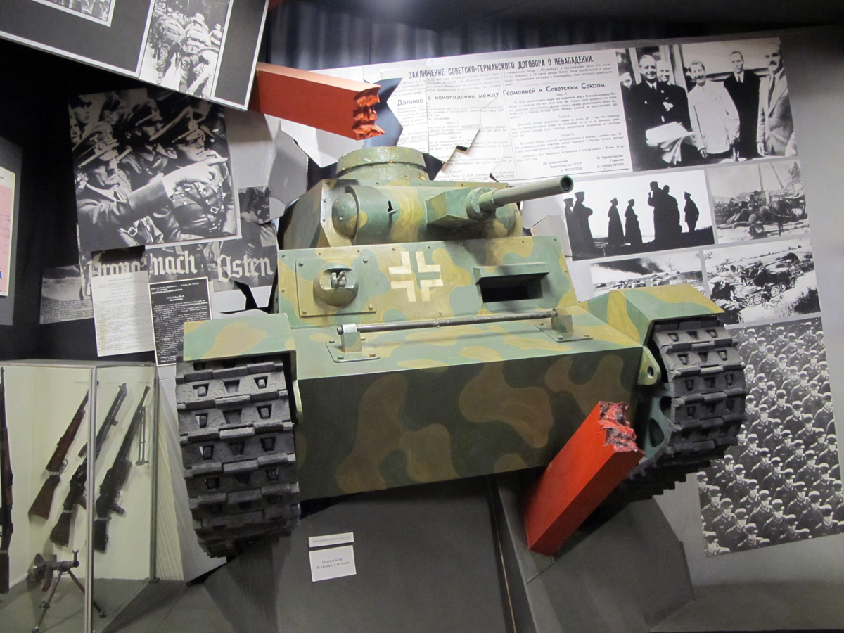 Minsk, WWII Museum introductory exhbit (Only cardboard, but quite striking.)