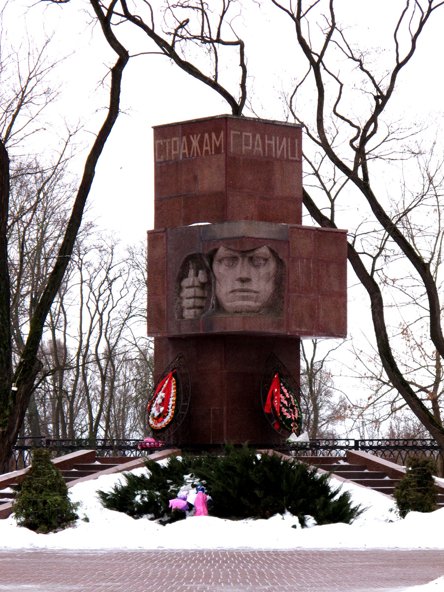 Brest, Memorial to a defender