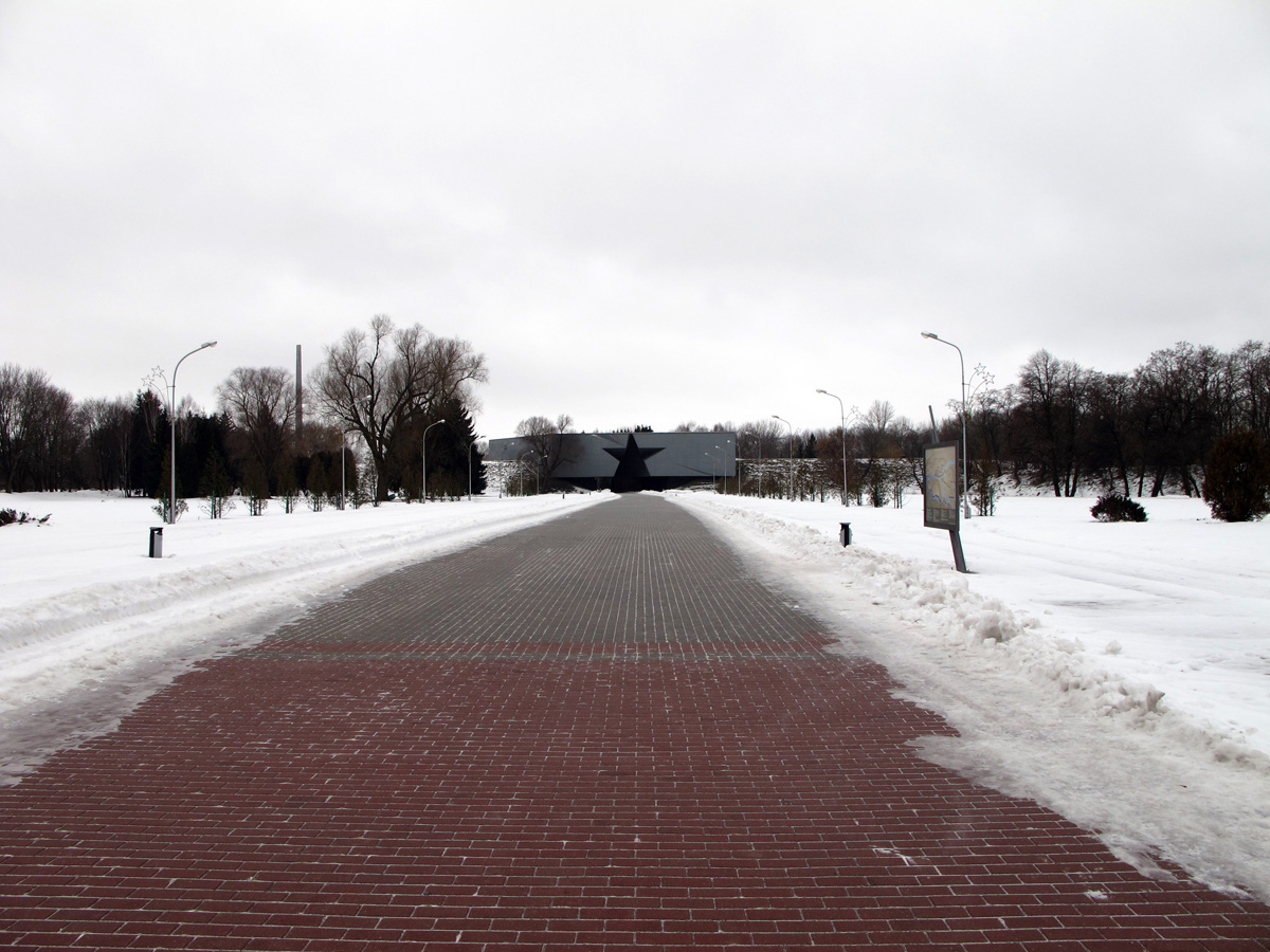 Brest, Approaching Brest Fortress