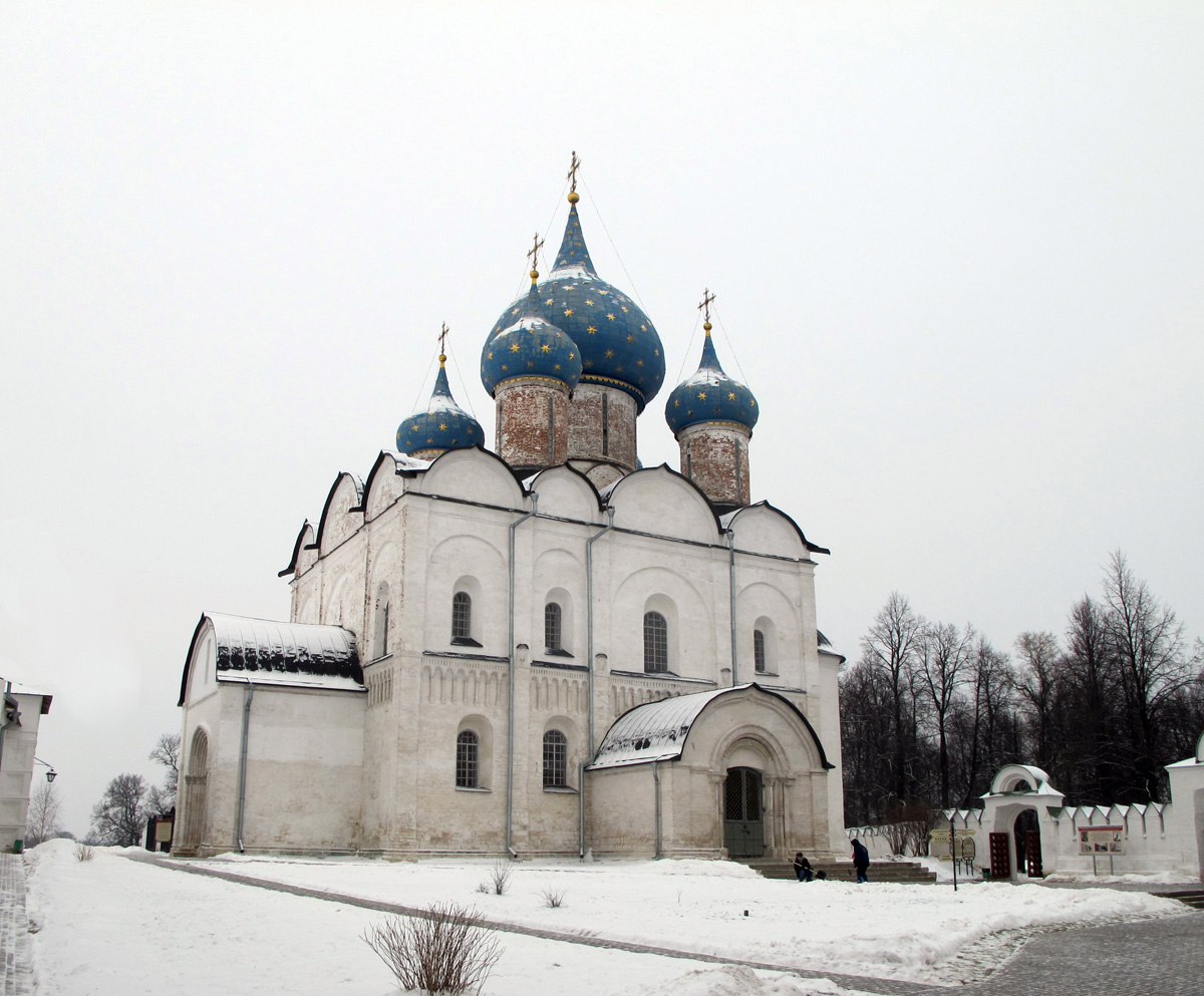Suzdal, Nativity Cathedral 1225 foundation, 1530 upper brickwork, 1730 onion domes