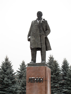 Suzdal Lenin, in light snow, Russia December 2010