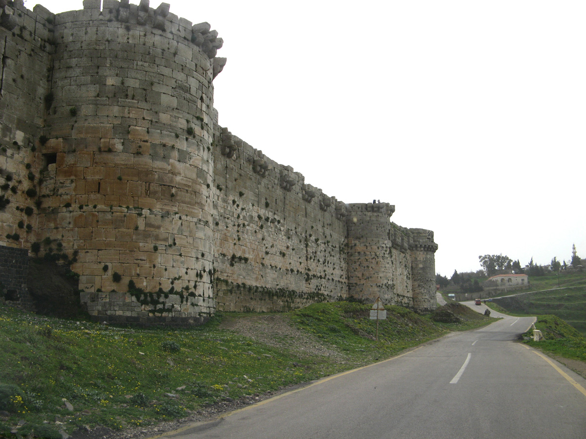 Krak de Chevaliers, Outer Walls