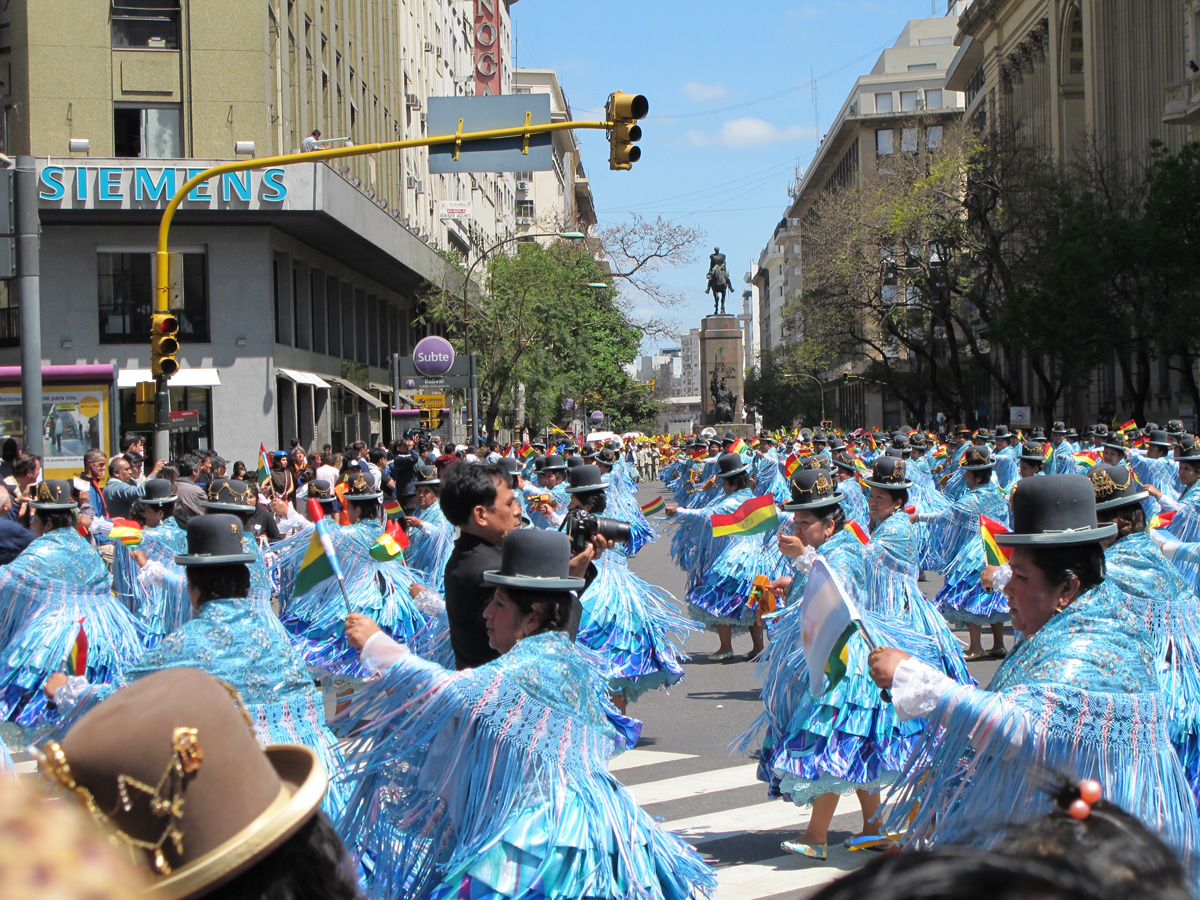 Buenos Aires, Massed whirling dancers