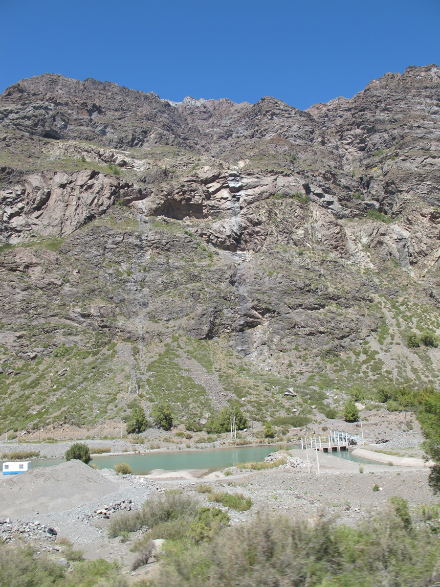 Andes, Steep sides of the pass.