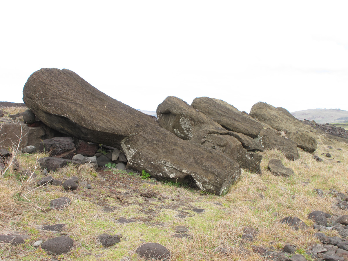 Ahu Vaihu, Toppled Gods