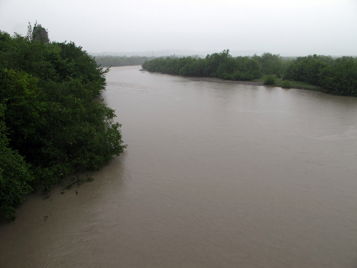 Zugdidi/Border, Border: Inguri River