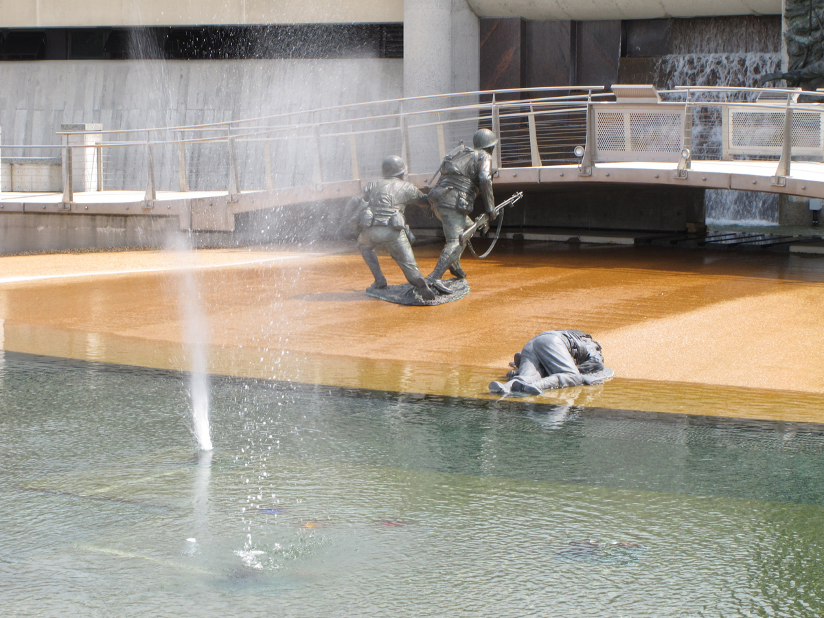 Bedford, VA, The invasion. With sporadically erupting fountains.