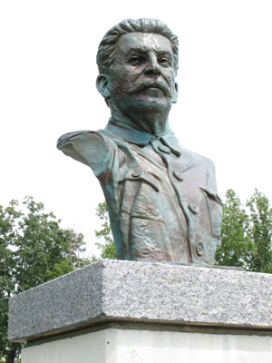 Stalin Bust, Bedford, VA, 2010 USA East