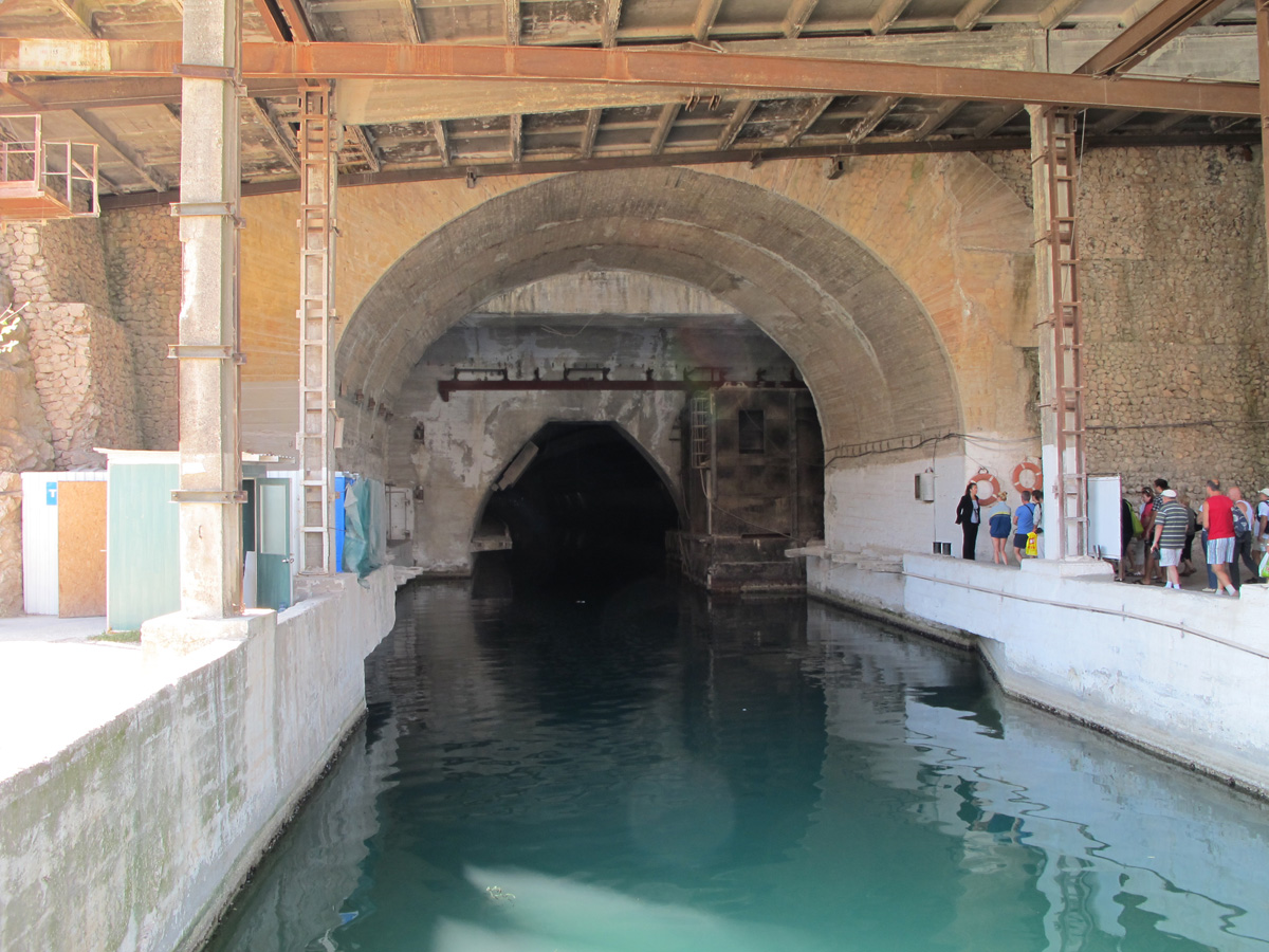 Balaklava, Narrow entrance