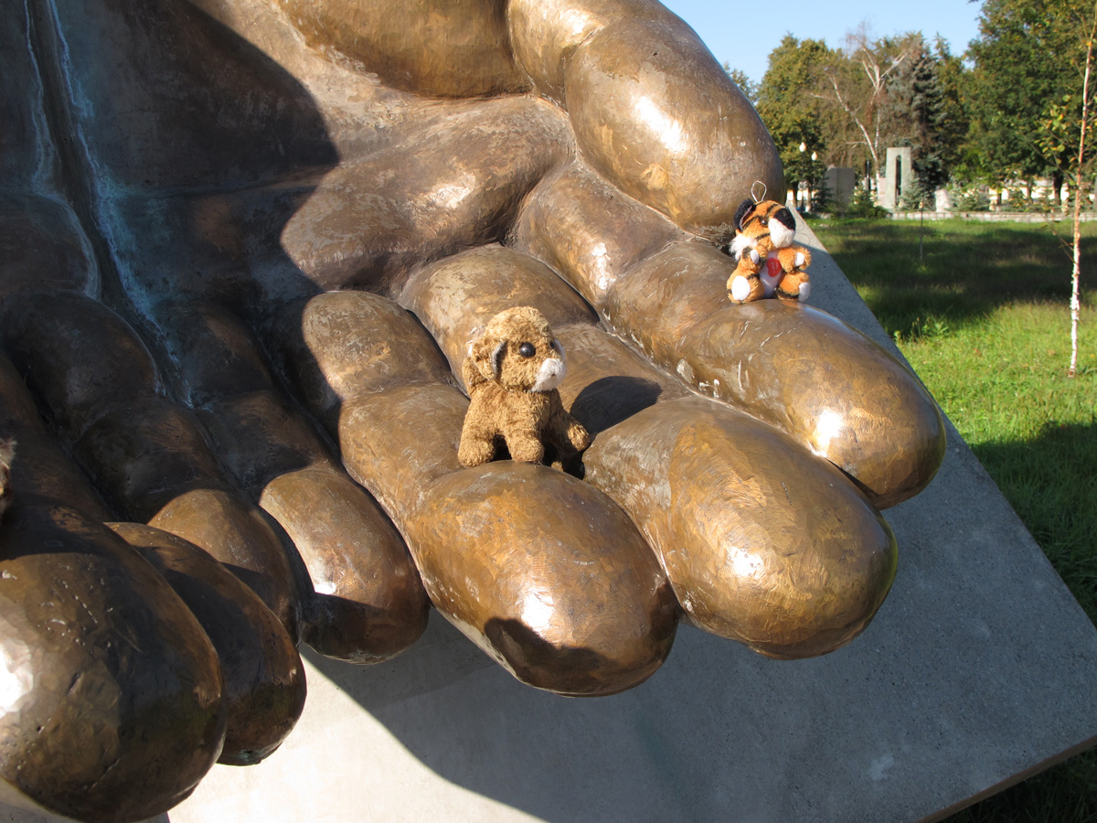 Vladikavkaz, Beslan Memorial: closeup