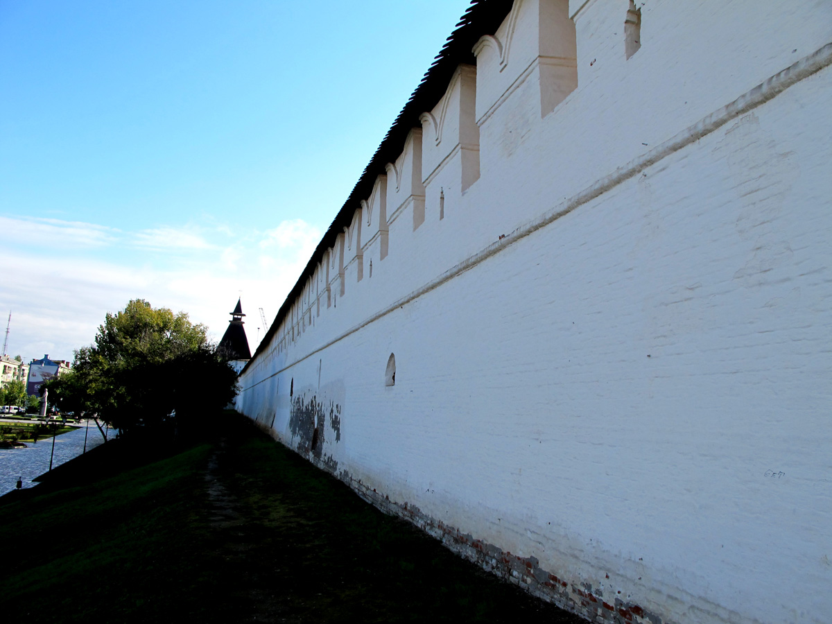 Astrakhan, Kremlin Wall