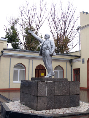 A cheerful silvery Lenin Greeting arrivals at the railway stati, Astrakhan, Russia, Oct 2011