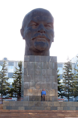 Ulan Ude Lenin Head + Scotsman "The World's Largest Lenin, Siberia 2011