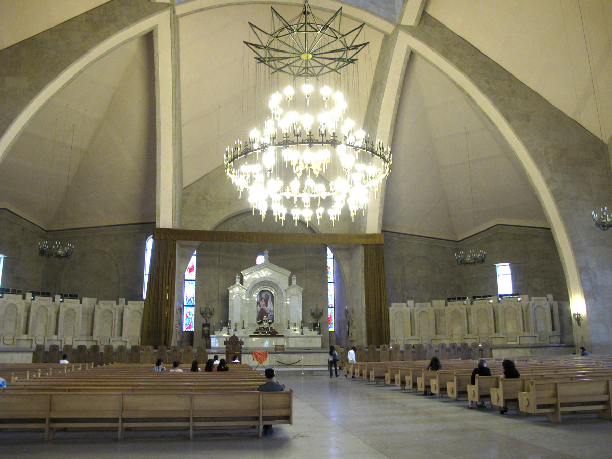 Yerevan, Cathedral interior