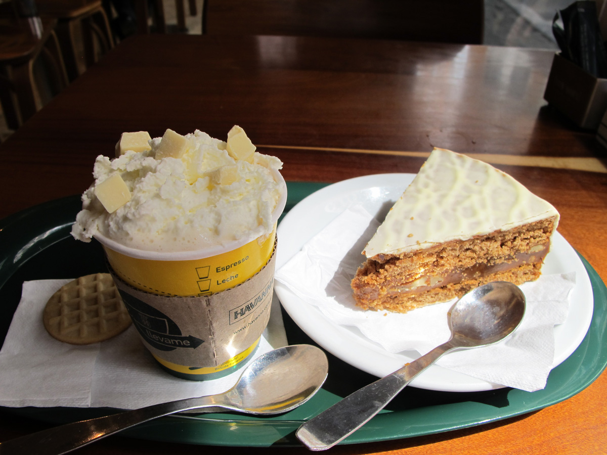 Buenos Aires, Cafe Havana A sugar-overdose: <i>latte chocolate blanco</i>.