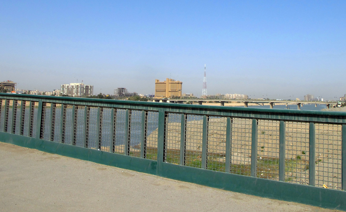 Baghdad, A glimpse of the Tigris