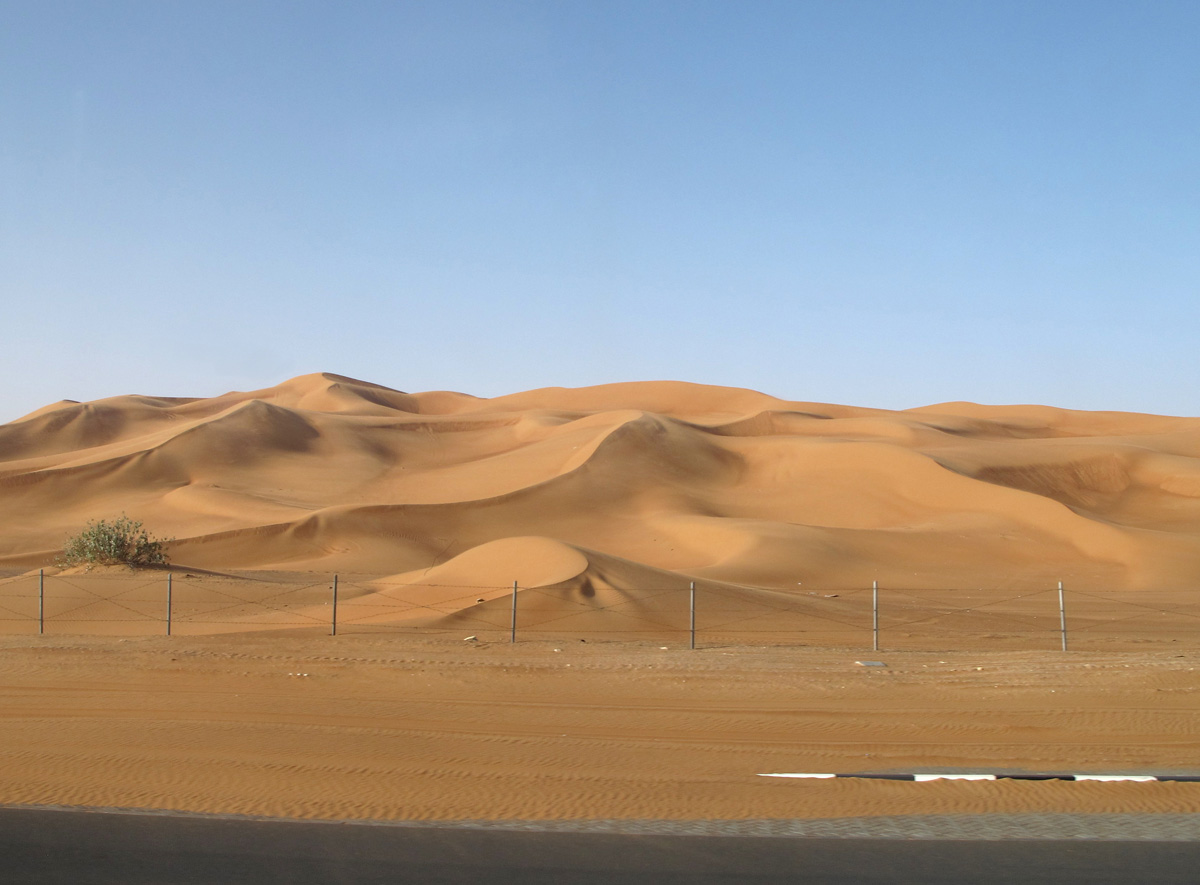 Dubai-Muscat, 28 miles W of Hatta