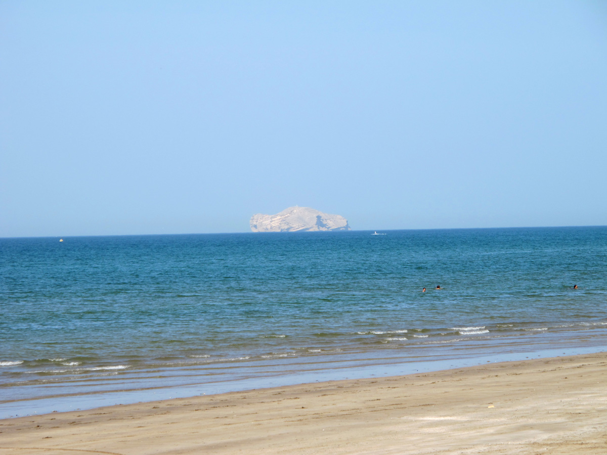 Dubai-Muscat, 8 miles W of Muscat