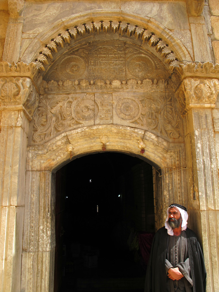 Lalish, Shrine entrance