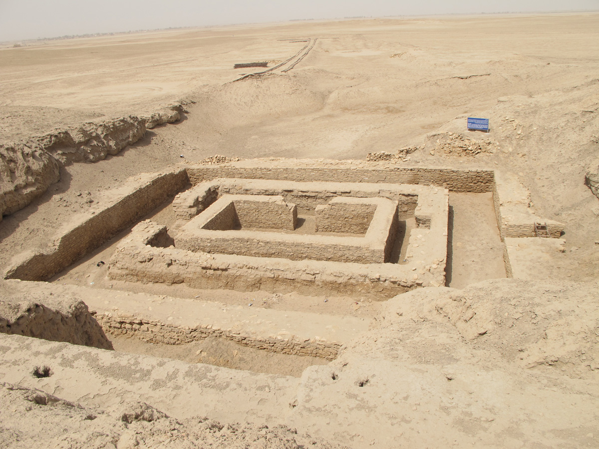 Uruk, Building near White Temple