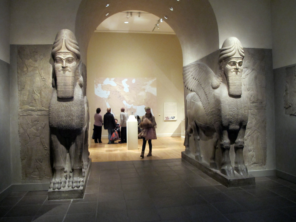 New York, Metropolitan Museum Lamassus