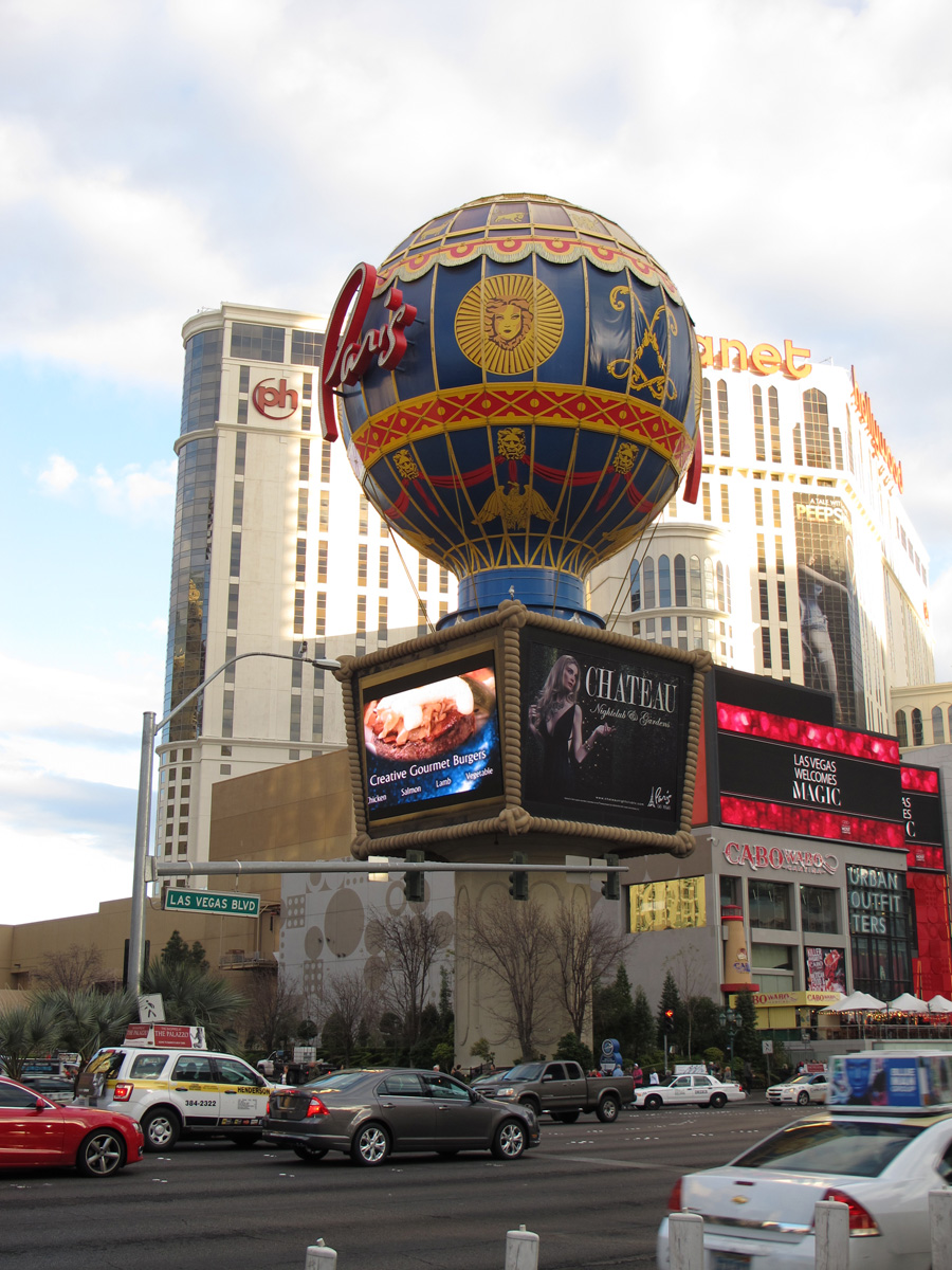 Las Vegas, Paris advert