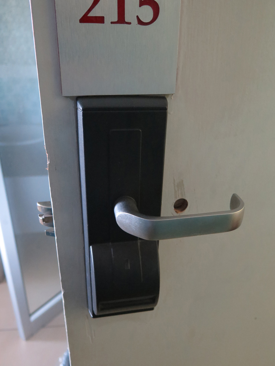 Francistown, Francistown Metcourt: door handle exterior
