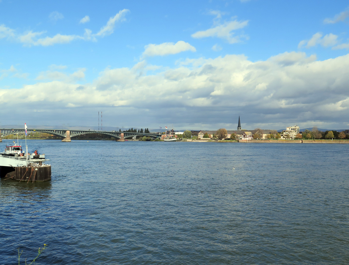 Mainz, The mighty Rhine, at Mainz