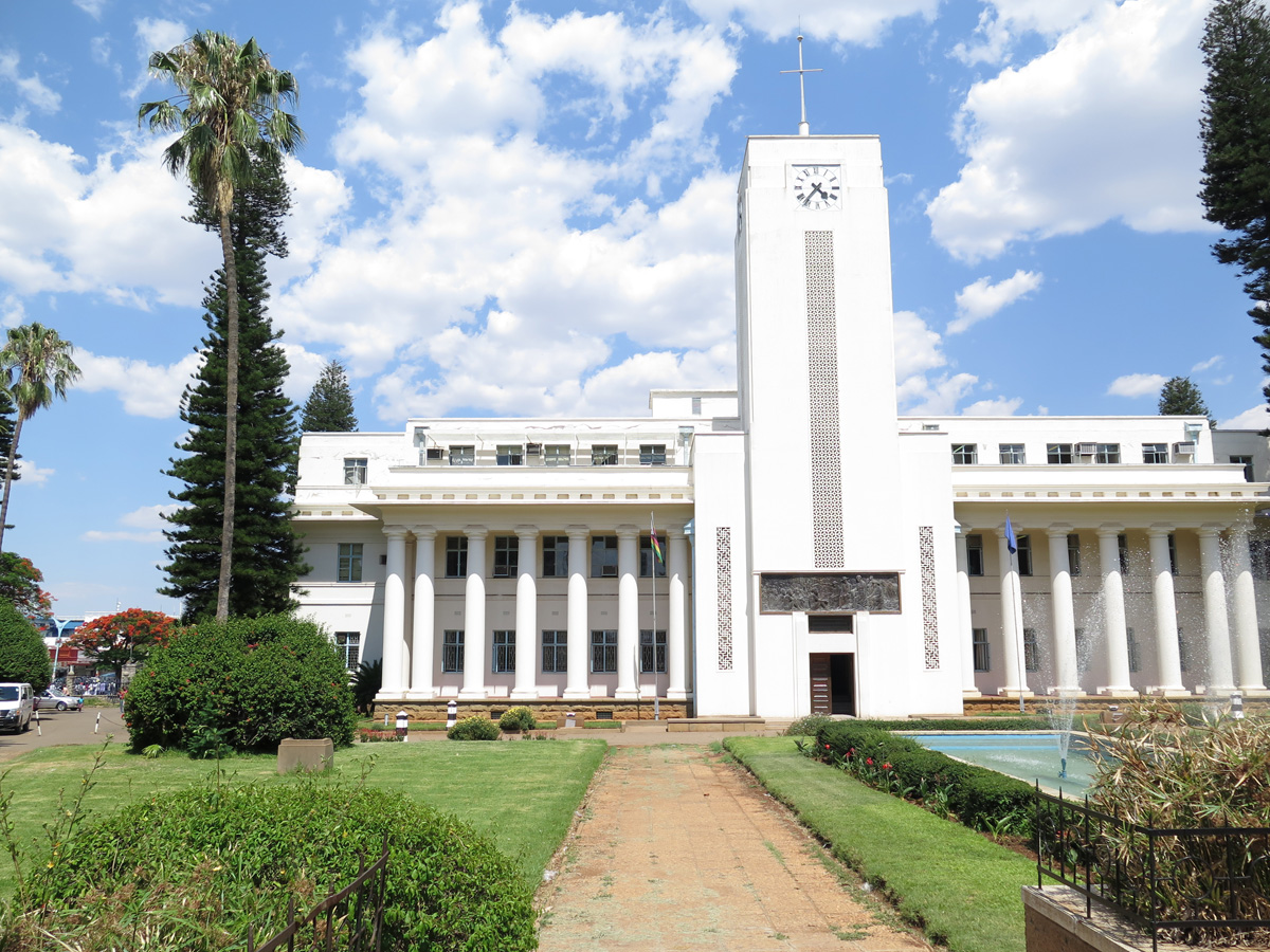 Bulawayo, Bulawayo City Hall Rather a collision of styles.