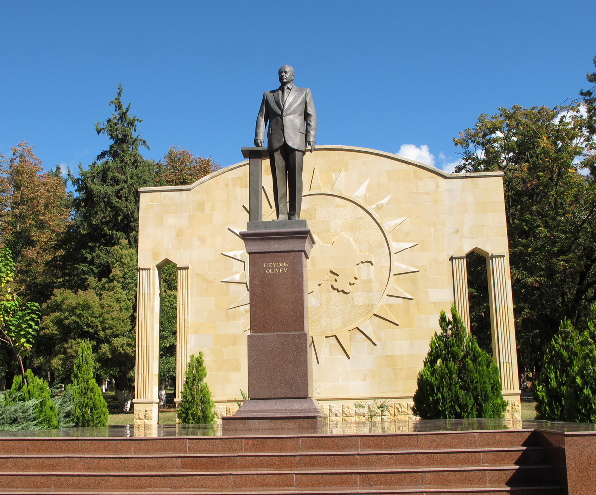 Zaqatala, Heydar Aliyev statue
