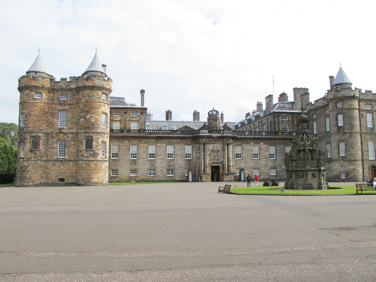 Holyrood Palace, Holrood Palace