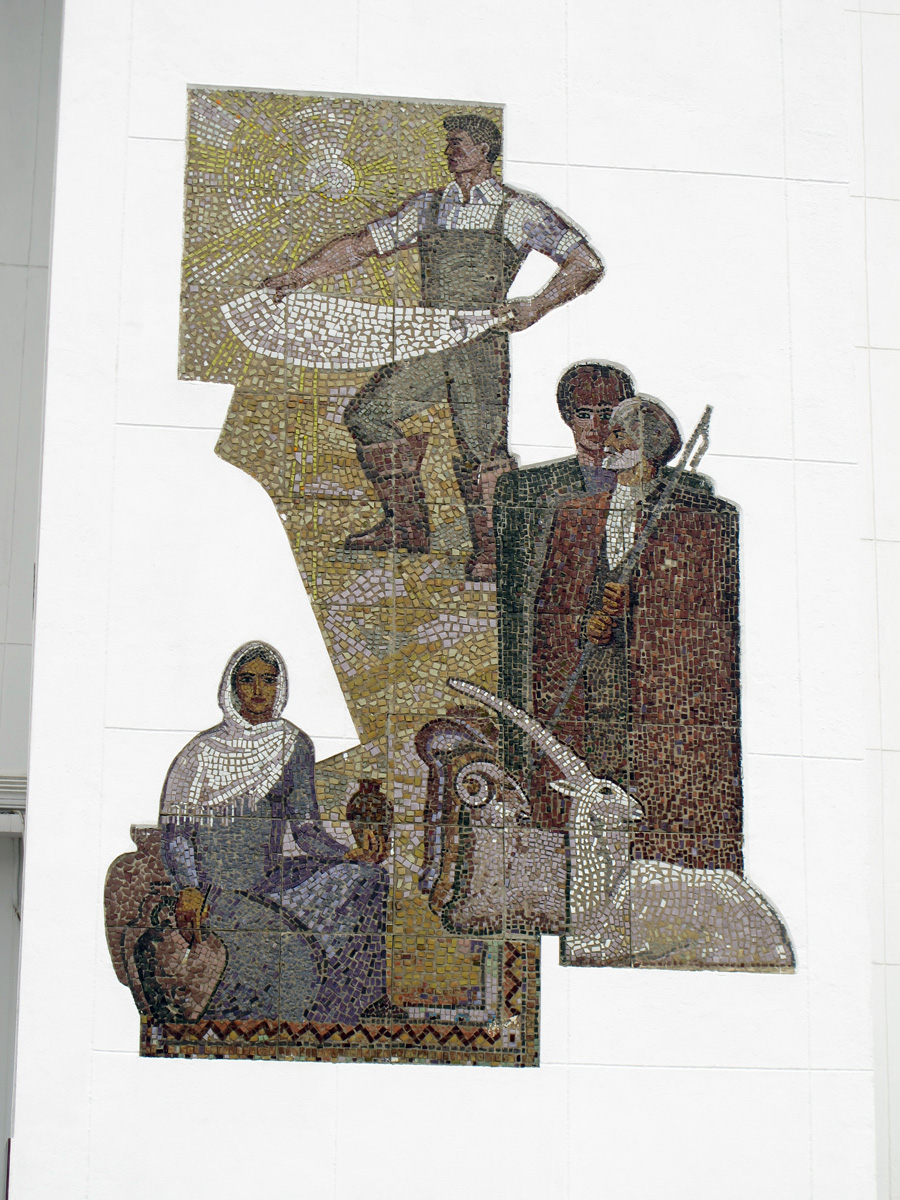 Makhachkala, Mosaic, in Lenin Square