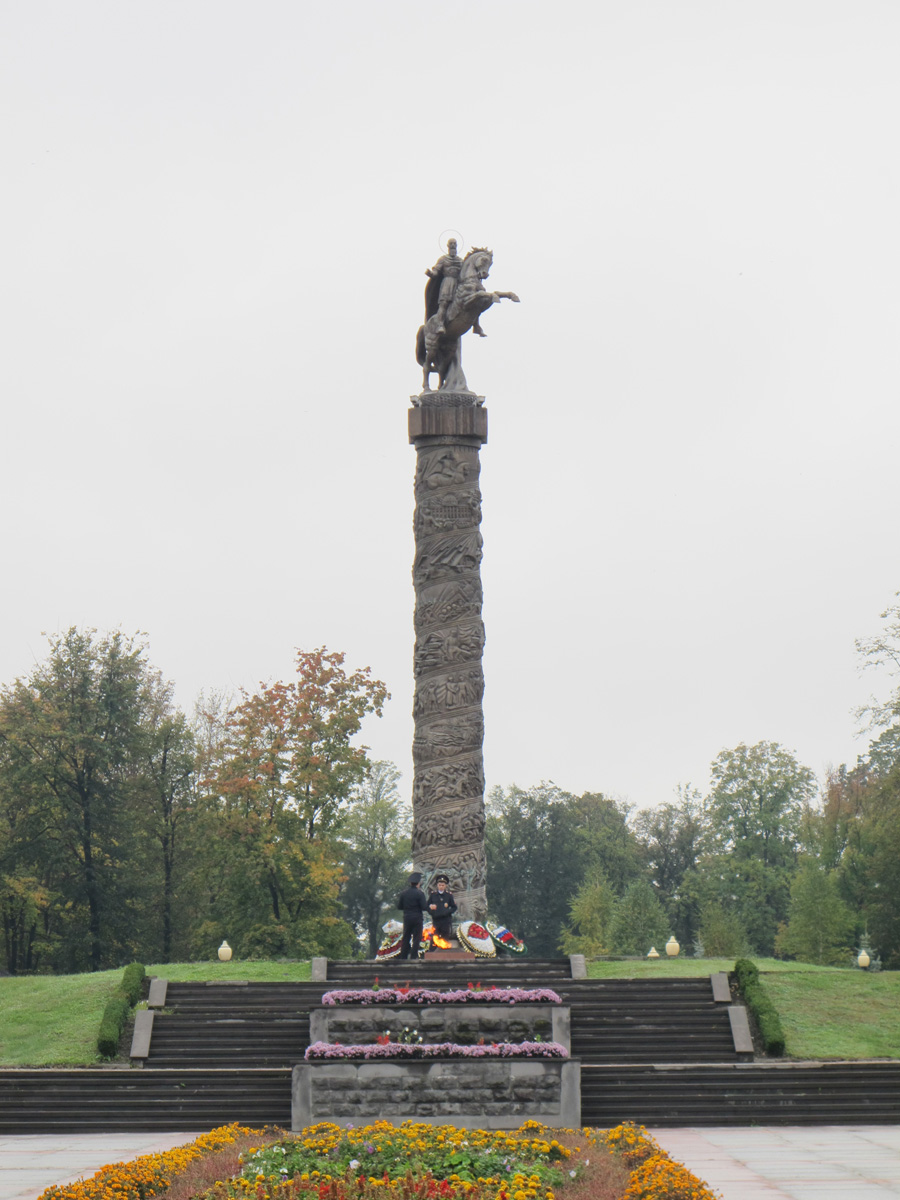 "Memorial to Glory", Soviet version of Trajan