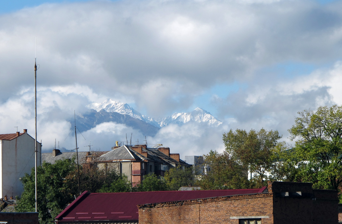 Vladikavkaz, Distant Caucasus