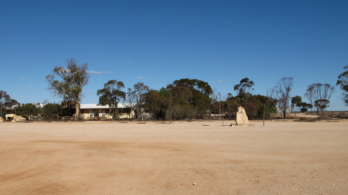 Indian-Pacific, Cook, Nullarbor Plain
