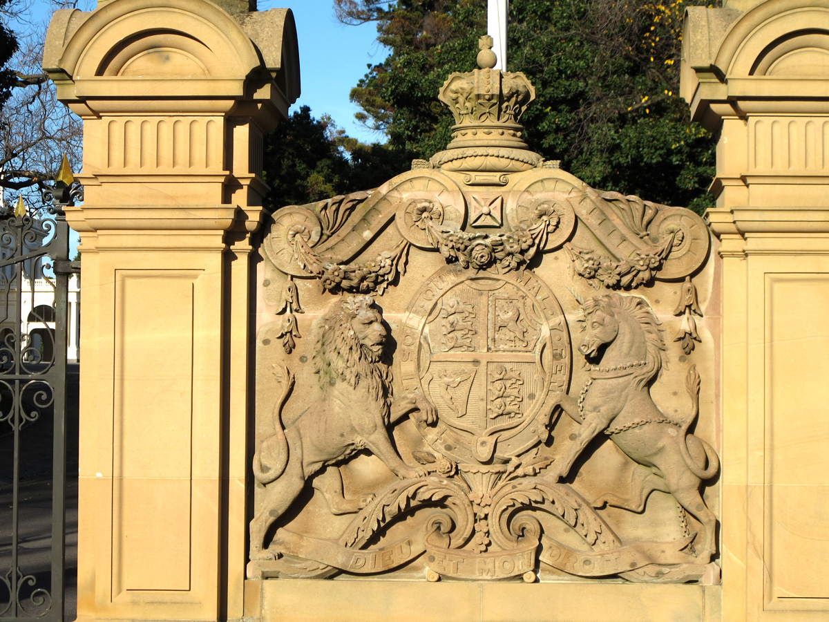 Melbourne, Outside Government house