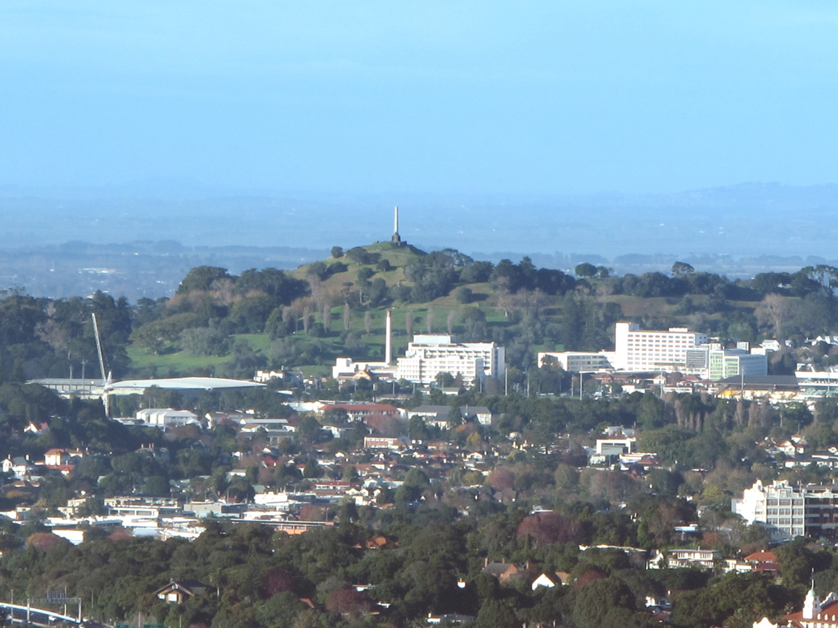 Auckland: Sky Tower, Sky Tower: One Tree Hill