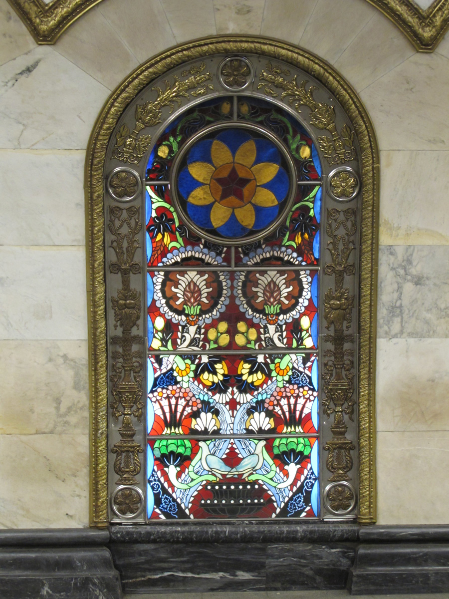Moscow: Metro, Novoslobodskaya Metro