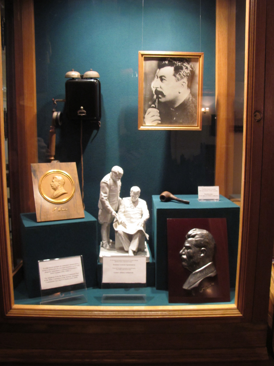 Moscow: Stalin Bunker, Stalin Memorabilia Including one of his pipes.