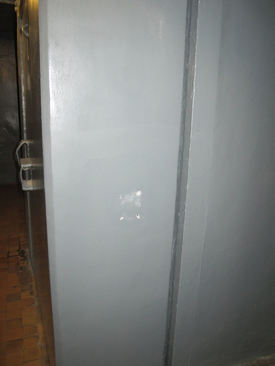 Moscow: Bunker 42, Entrance concrete door