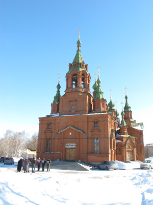Sunday believers, outside former church., Chelyabinsk, Ural Cities 2013