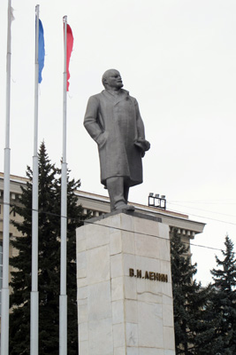 Magnitogorsk Lenin Outside the Town Hall, Ural Cities 2013