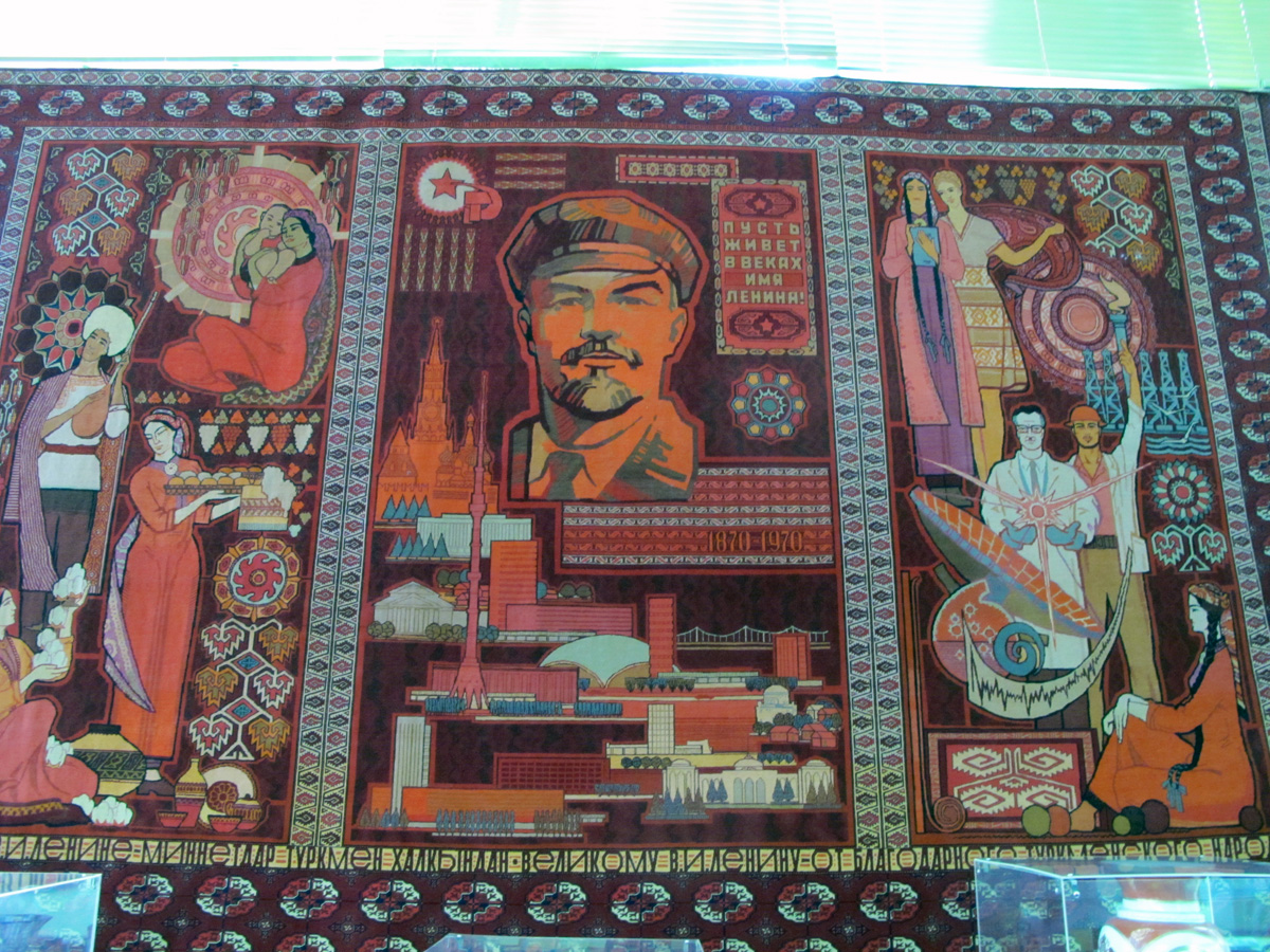 Ulyanovsk: Lenin Memorial Museum, Grand Lenin carpet.
